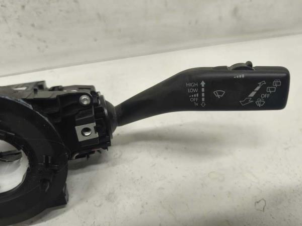 COMMODO VOLANT VW - Vue 3